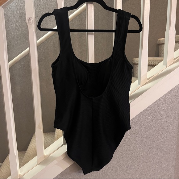 Women's J. Crew Monokini One Piece Low back Swim Black Size 10 - Picture 4 of 11